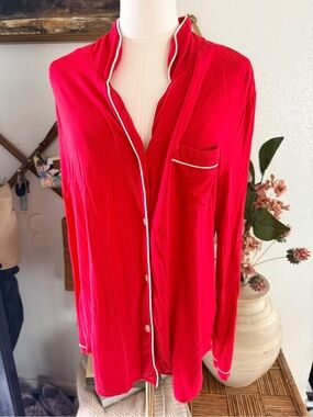 Comfrt Red Button-Front Top with White Trim
